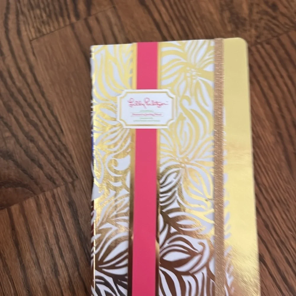 Lilly Pulitzer Swirling Floral Journal with lined sheets and pocket NWT